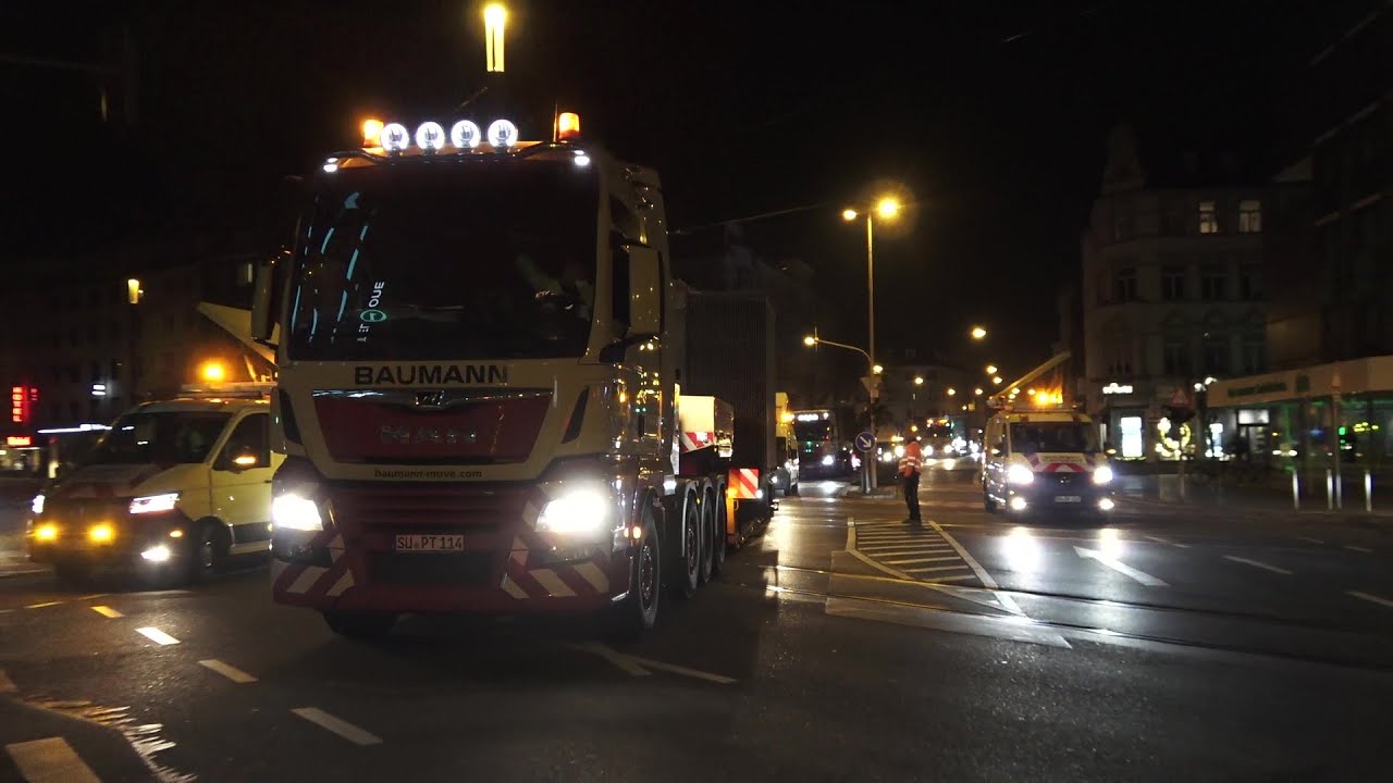Schwertransport Viktor Baumann am Bonner Bertha-von-Suttner-Platz am 05.03.24