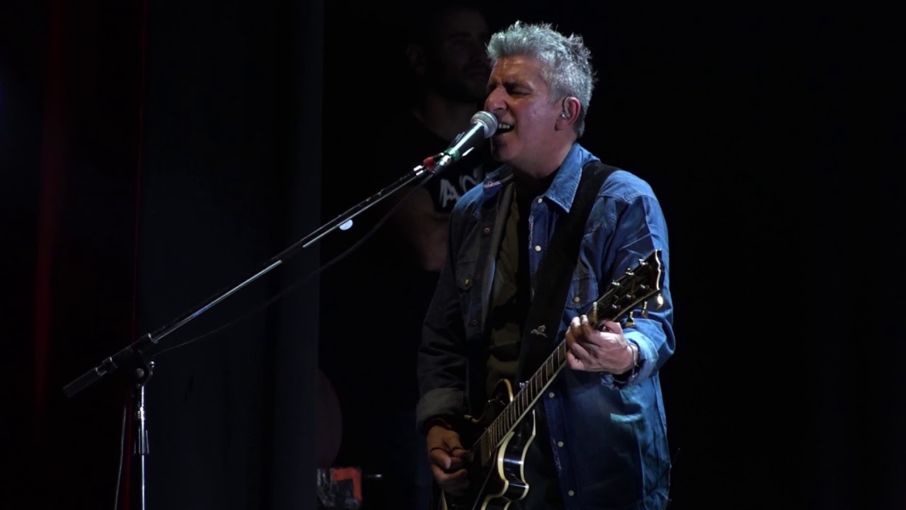 Los Tipitos ft Alejandro Lerner - Yendo de la cama al living (En Vivo Teatro Opera)