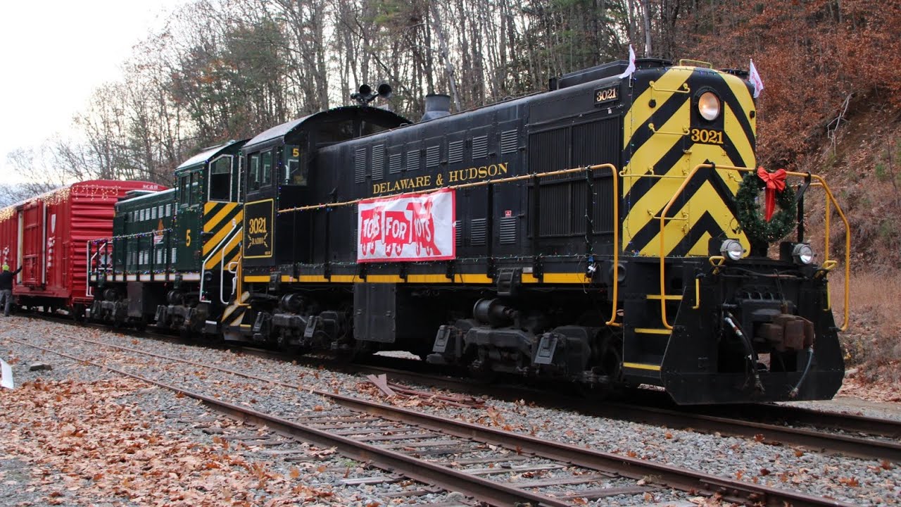 Chasing the Saratoga, Corinth & Hudson Railroad Toys For Tots Train On a Cold Day in Upstate NY