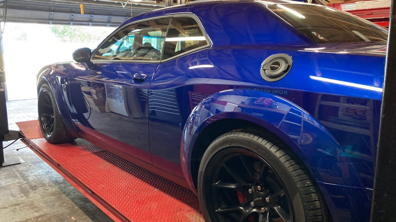 2022 Challenger Hellcat Redeye: First Oil Change - 1500 Mile Break In Service.