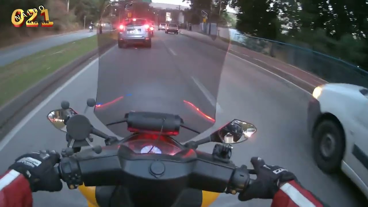 Assim que eu fui, assim que eu vou com scooter Dafra Laser