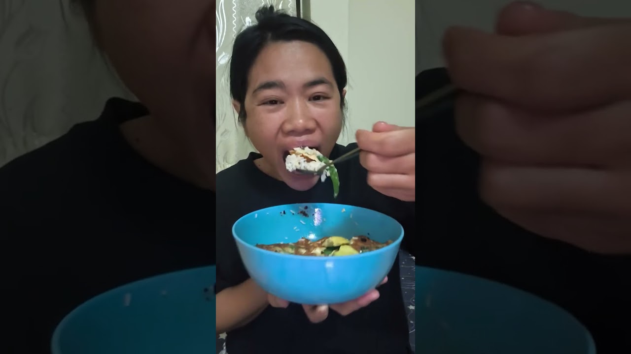 ကြက်ဥကျော်ပူနွေးနွေးလေးနဲ့ထမင်းစာမယ်ခ😋😋😋 စားကြပါအုံး သဲတို့