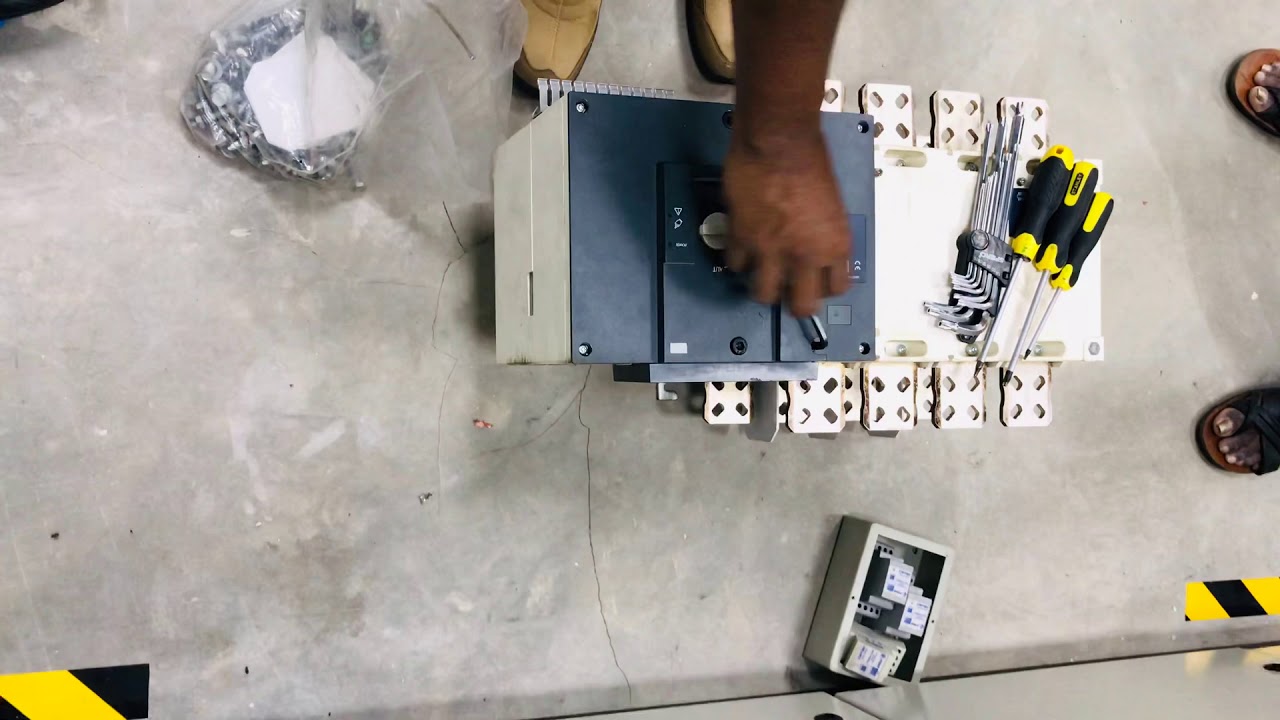 How to remove socomec Atys 1250A motorized control unit.