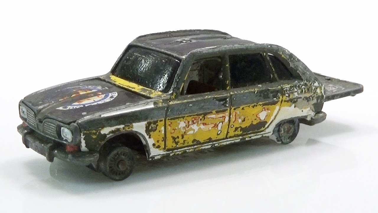 Реставрация литой модели Renault R16 Tour de France Corgi Gift Set 13.