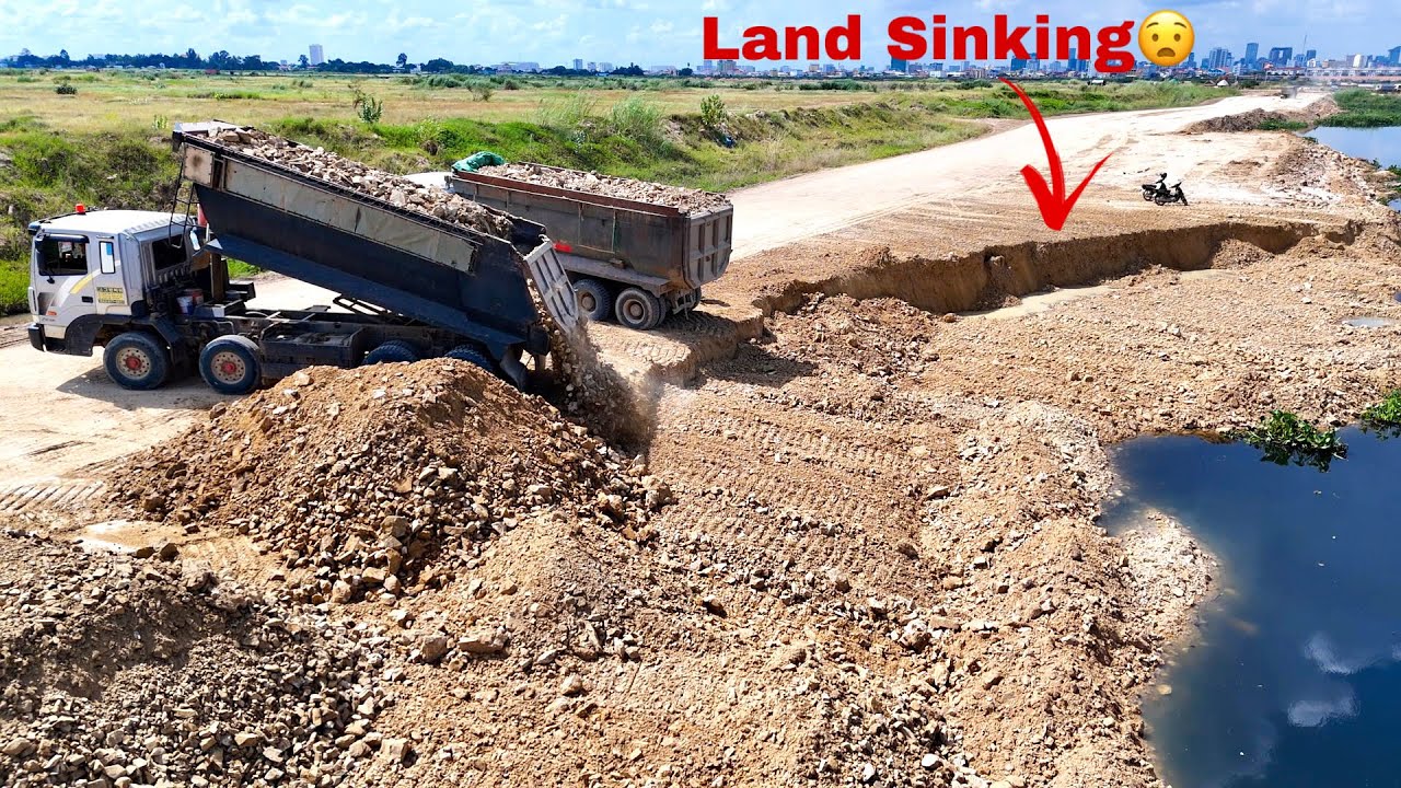 Hard Work Equipments!! Bulldozer And Many Dump Trucks Recovery & Repair The Land From Sinking
