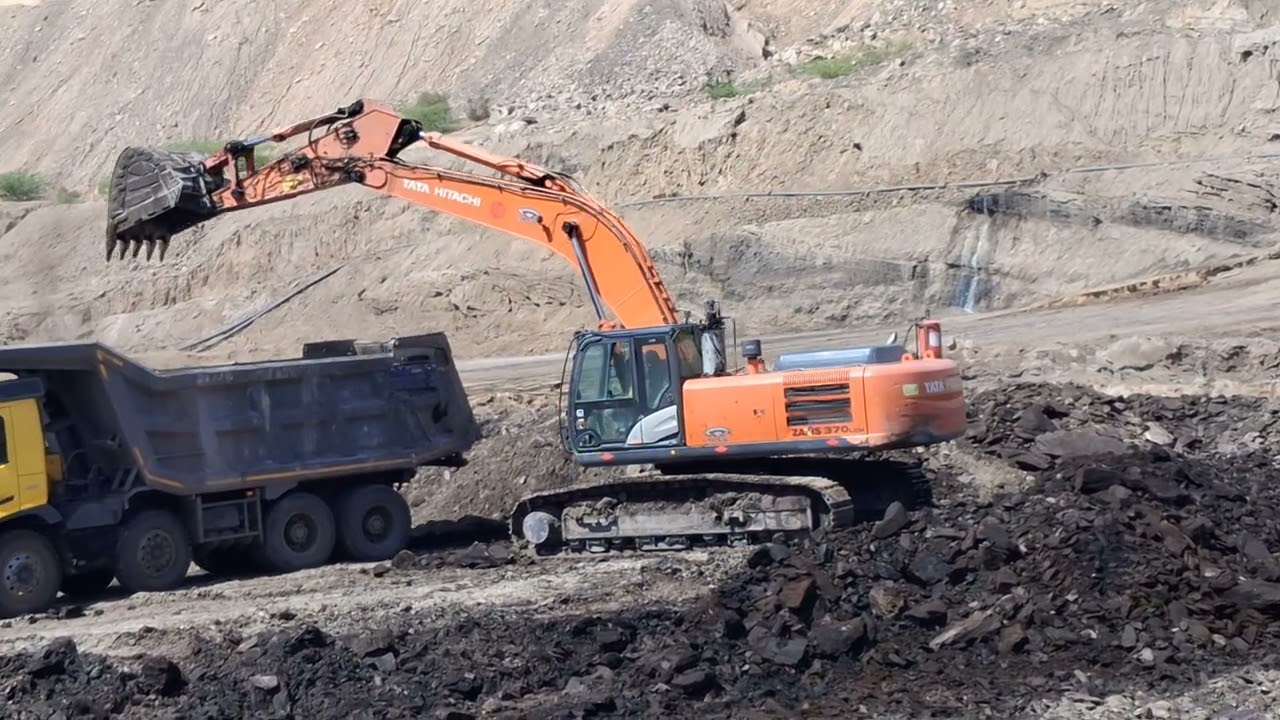 Tata Hitachi ZAXIS 370LCH Volvo tipper loading