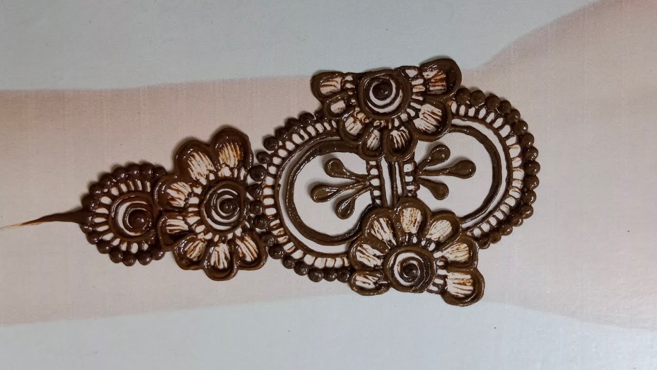 Beautiful arabic mehandi design 🥰