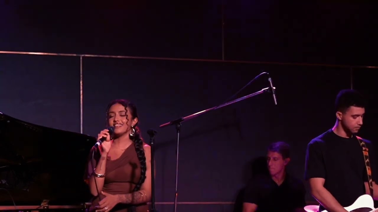 Kinks & Curls- Sharin Attamimi (Live at The Ellington Jazz Club)