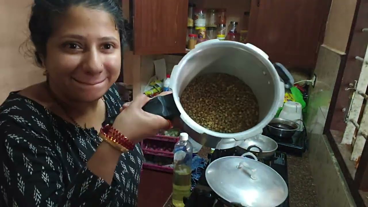പൂച്ച പള്ളിലിച്ച പോലെ ഉണ്ടല്ലേ,  🤣 സാരമില്ല ശീലമായിക്കോളും 🌿🌾💕  A SMALL MORNING 😁