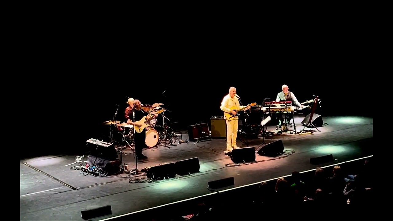 Lloyd Cole & some Commotions, Perfect Skin, Live at the Barbican London 25th Jan 2025