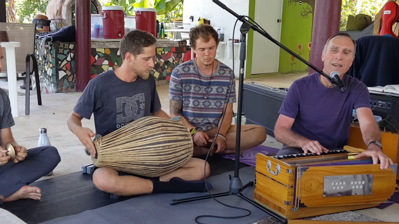 Kirtan Jam with Bada Haridas at Plenitud PR