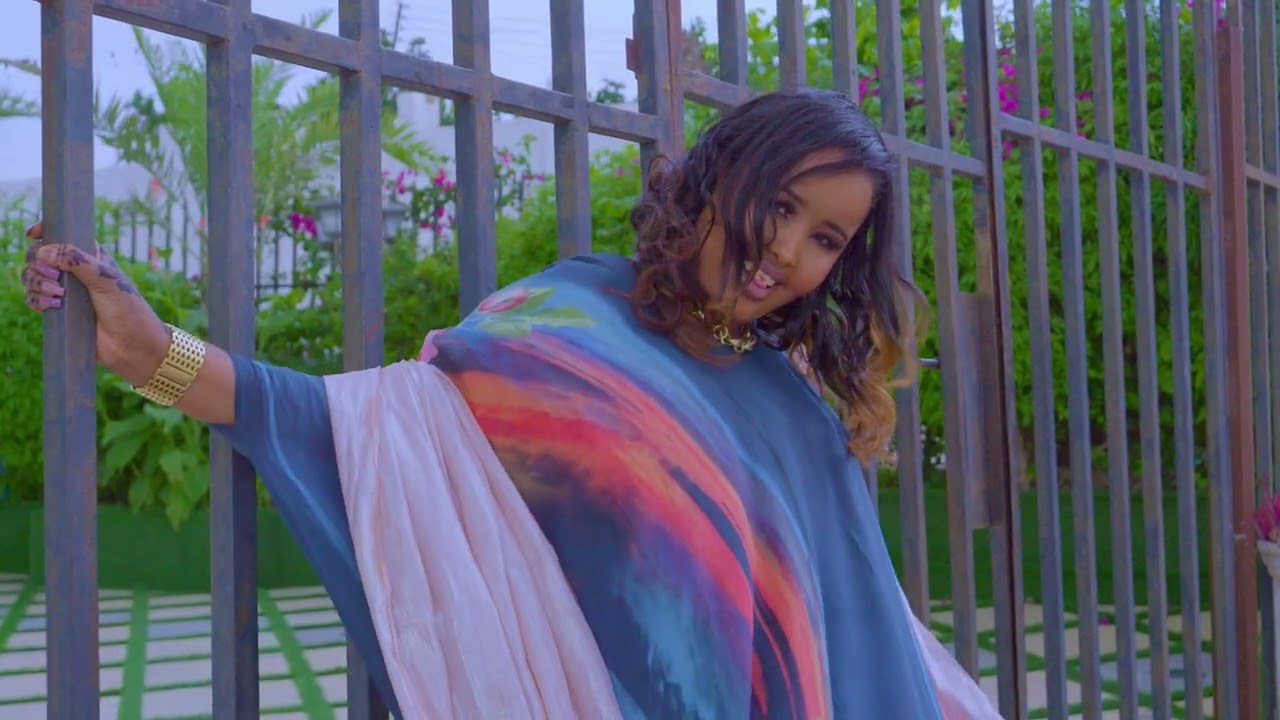 NADIIRA NAYRUS - RASAAS BAA IGA DHACEYSO OFFICIAL 2023 VIDEO