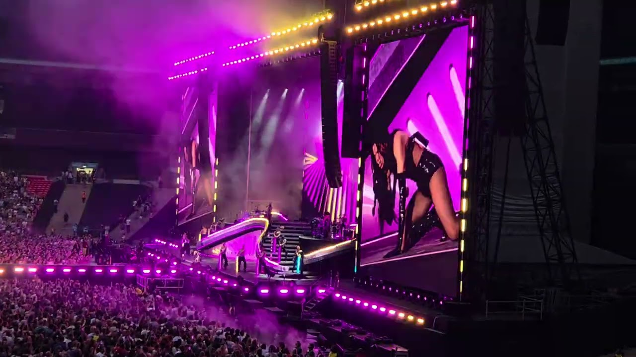 Dua Lipa - Radical Optimism tour 2025.  Wembley stadium, London 21/06/2025 #dualipa 