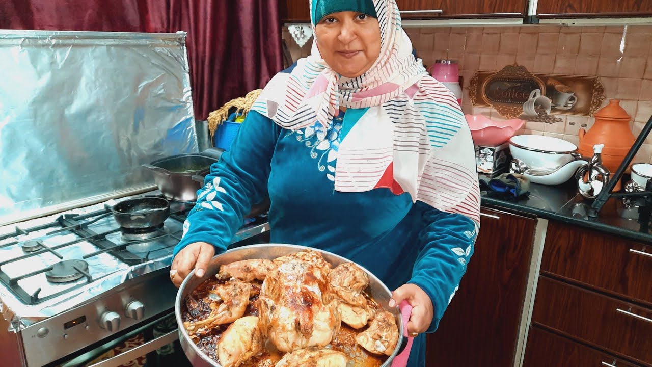 غدانا النهاردة سهل و سريع ((البطاطس المطبوخة مع  احلي شوية ملوخية وصنية الفراخ روعه ❤️