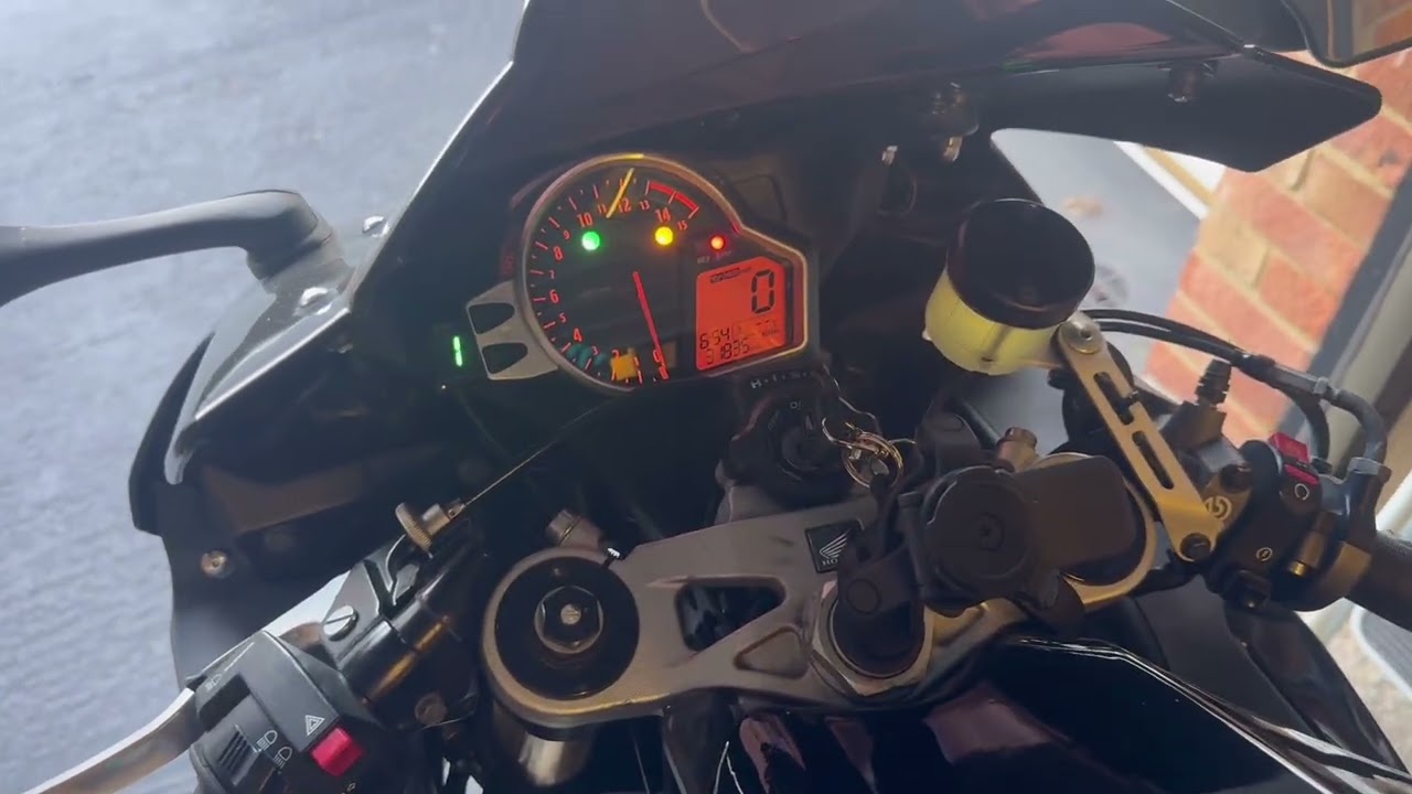 How To: Change oil and oil filter on a Honda CBR1000RR