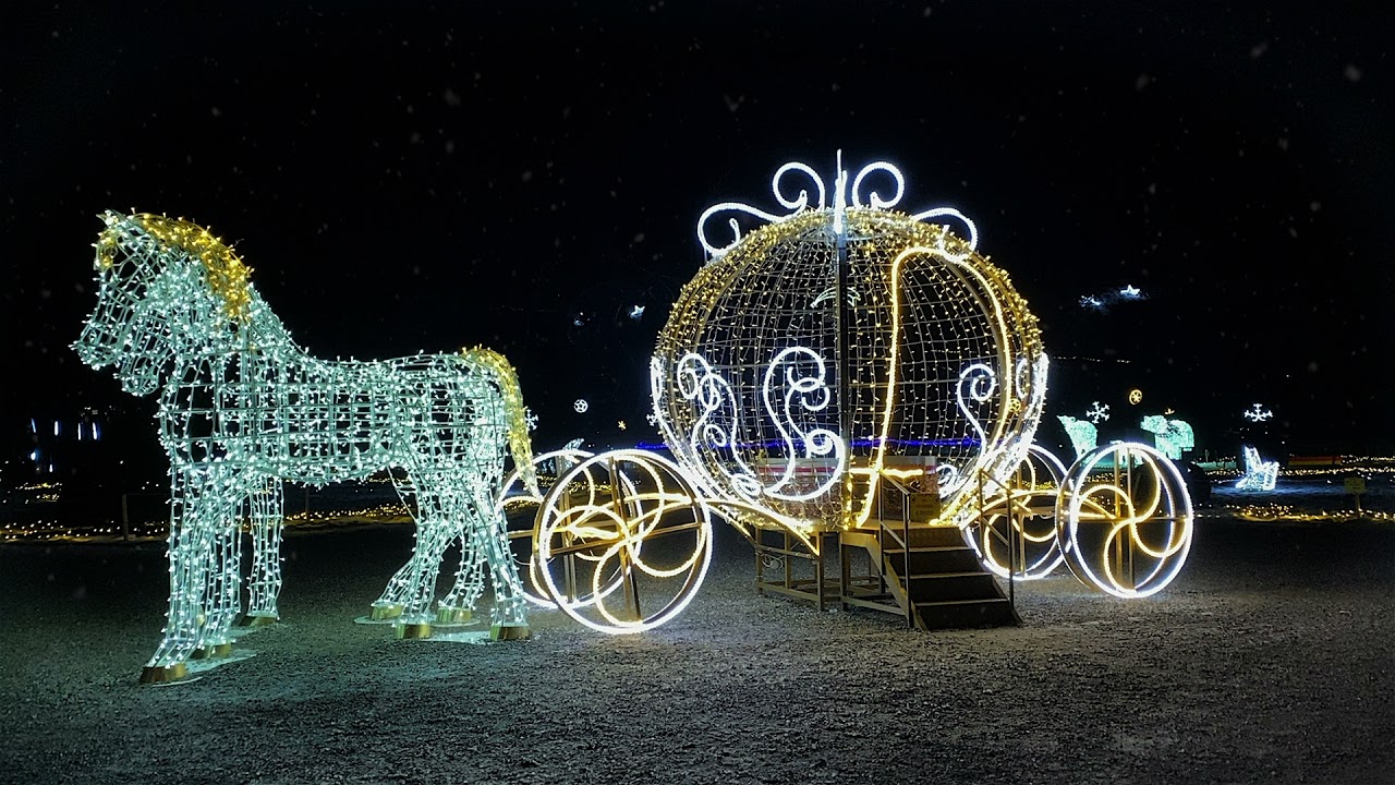 Luci Natale Giardini Estensi 2021