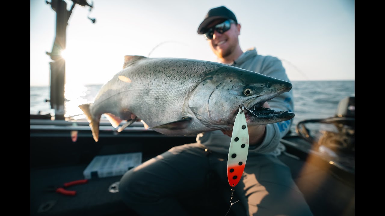 NEW Moonshine Lures MoonMaster Spoon / See it in Action!
