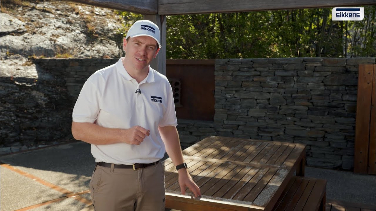 How to Restore Outdoor Furniture with Sikkens Cetol® Premium Timber Oil