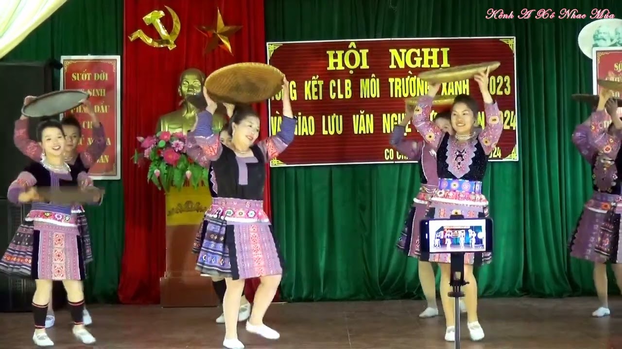 Múa Vui Hội Ngày Mùa Lúa Chín Thơm - Tốp Nữ Co Chàm