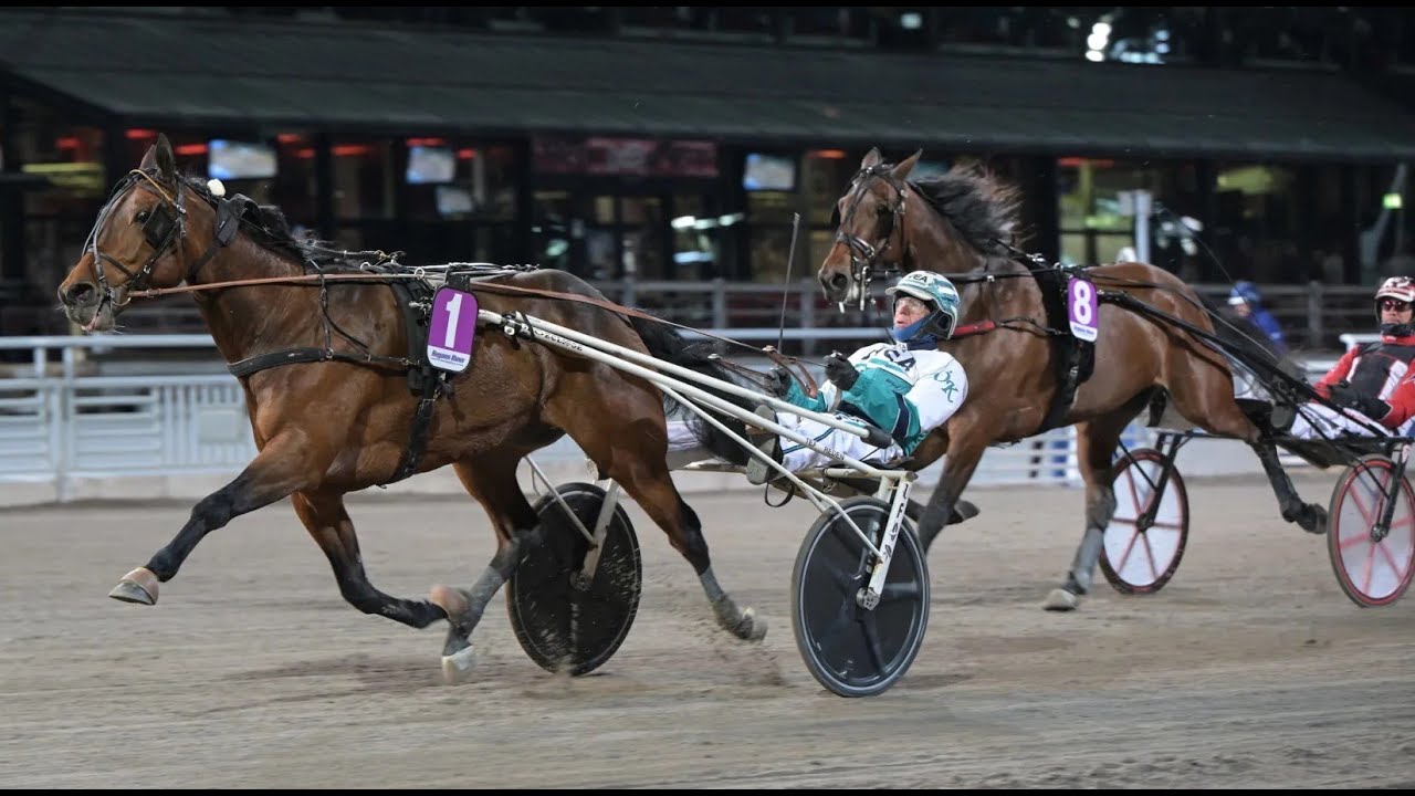 Double Deceiver & Örjan Kihlström vinner The Onions lopp på Solvalla. Segertid 1.09,8a/1 640 meter.