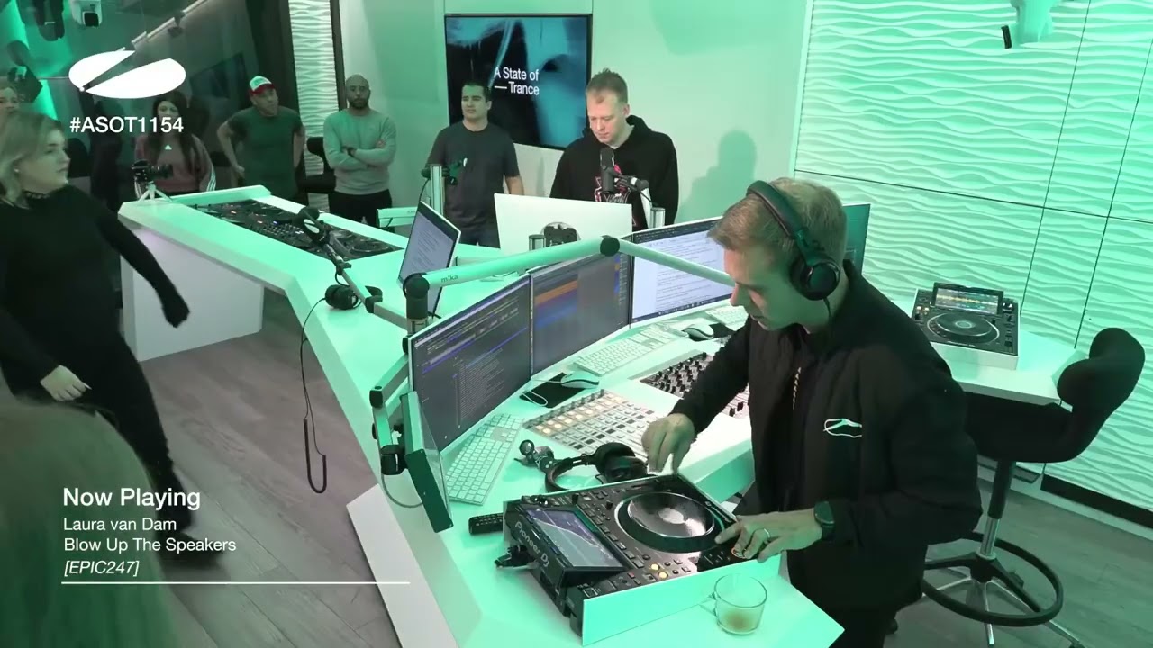 Vdj felix 5.01.2024 Asot 1154 MRPHLNDR(to infinity and beyond)/Laura van Dam(blow up the speekers)