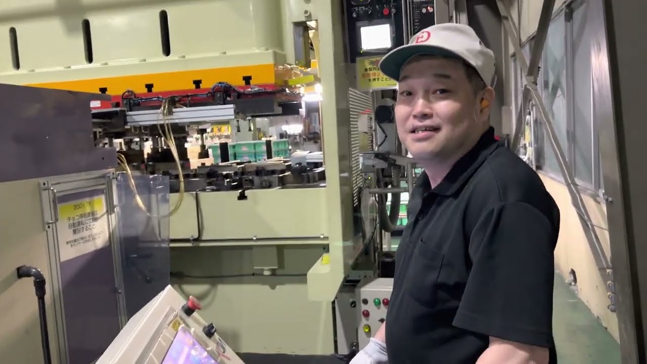 SUASANA KERJA DIJEPANG,NGAJARIN ORANG JEPANG CARA SETING MESIN METAL PRESS#tokuteiginou