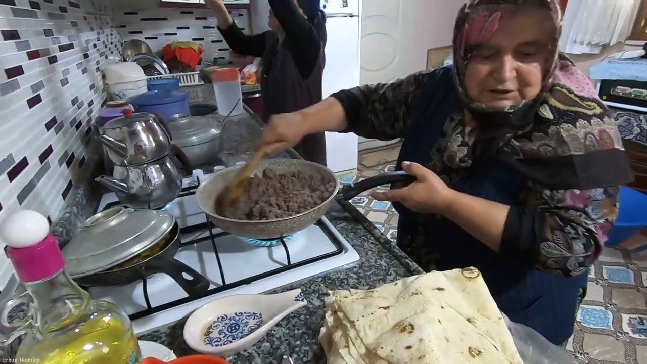Öğlen yemeği kıyma kavurması