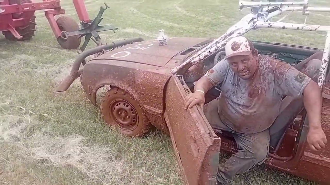 Chevette (cascão) pegou pesado no barro 