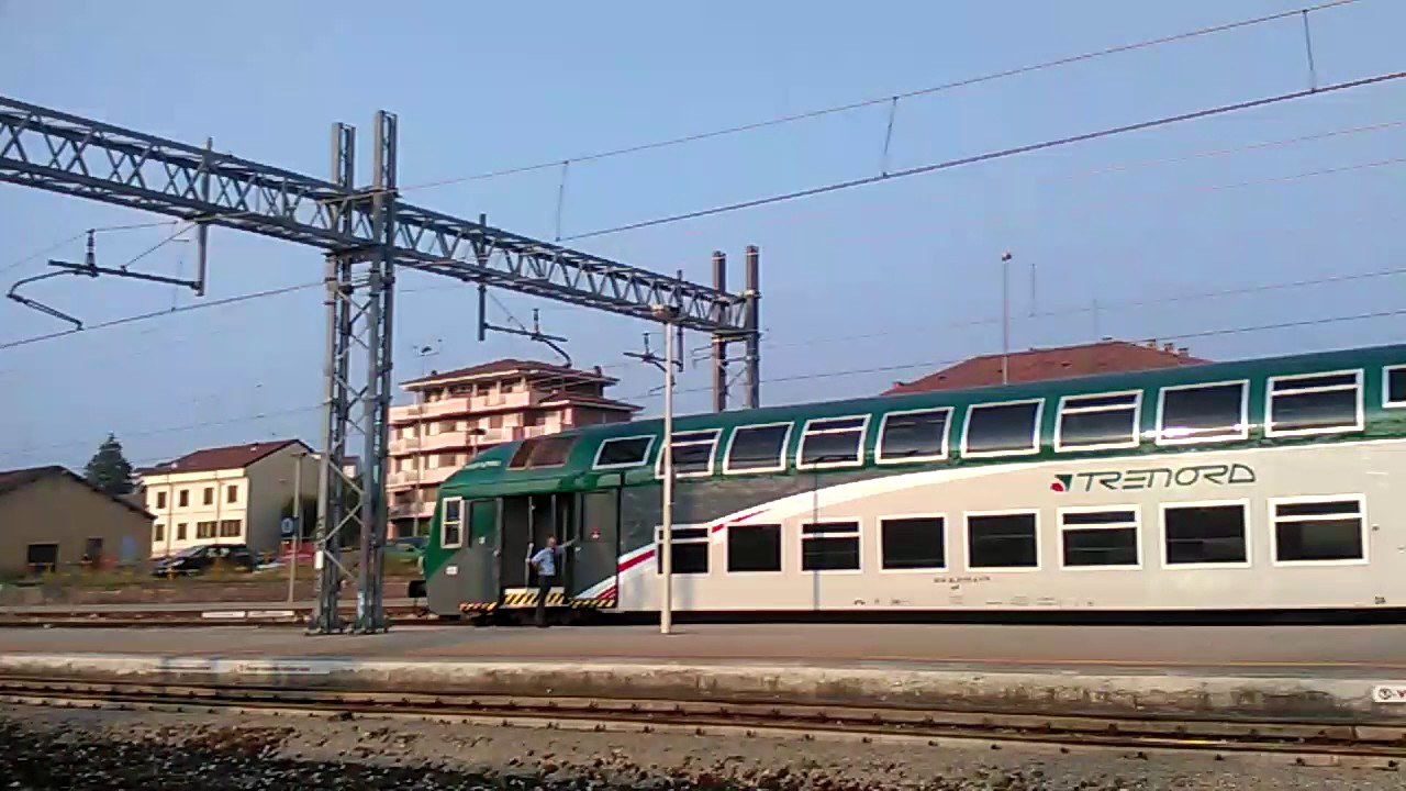 Annunci alla stazione di mortara