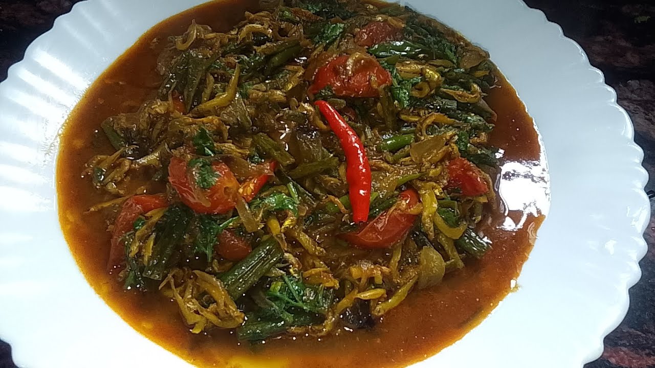 মুখে লেগে থাকা স্বাদে পেঁয়াজকলি দিয়ে চুনো মাছের ঝাল এর একটি মজার রান্না 