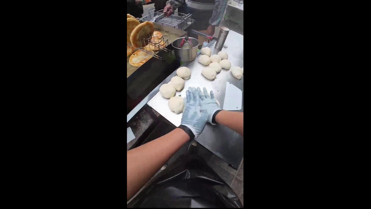 Raw Livestream | Street Vendor Frying Flatbreads | Real-Time Cooking Action