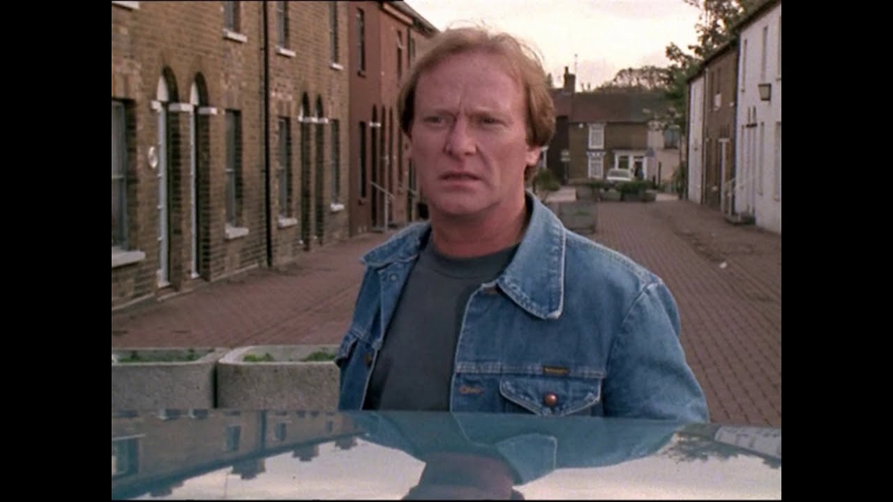 Dennis Waterman sings 'Lollipops'