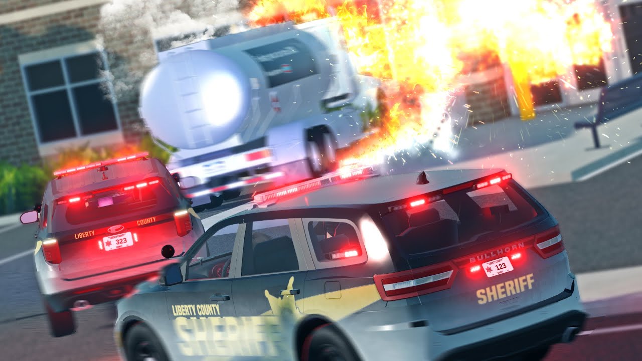 Gas Tanker Pursuit CRASHES into LCSO Station!