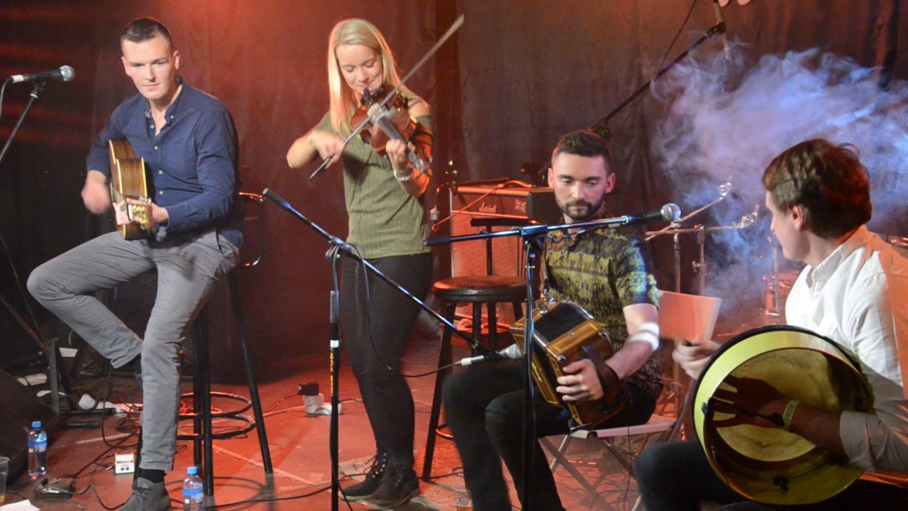Tara Breen и группа Tri Tones (Самайн 2016 29.10.2016 Glastonberry)