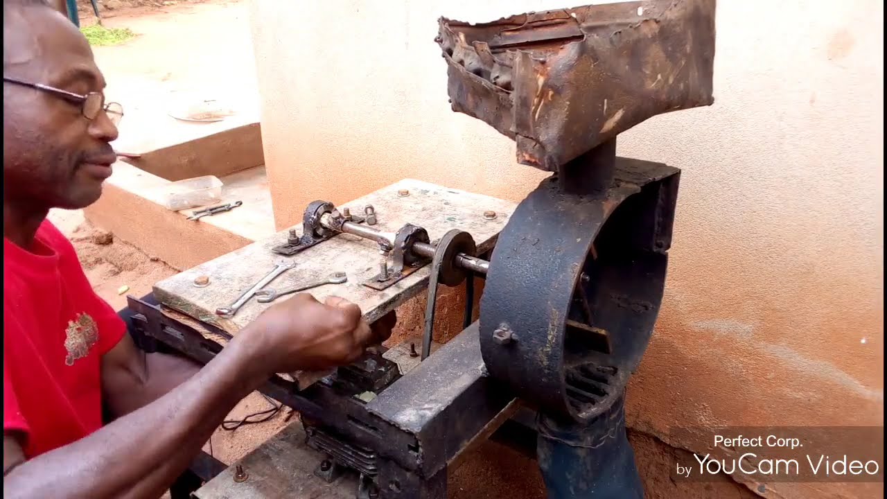 Making a simple palm Kernel cracking machine.../ Pour faire une simple machine...