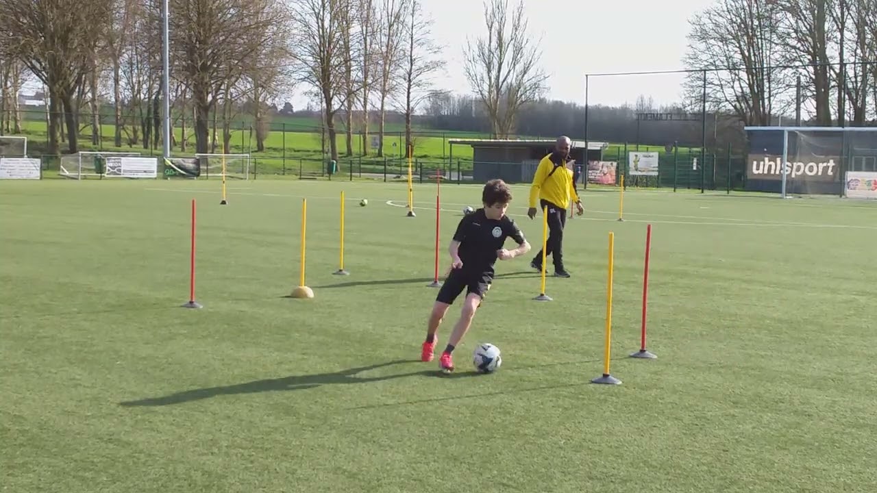 CHAHID U13 IP SEANCE SPECIFIQUE DE COMBINAISONS DE PASSES DRILLS 1 A LA D.F.A 