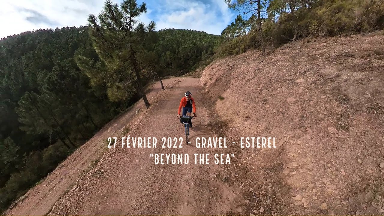Gravel bike - Côte d'Azur - French Riviera - Tour in Esterel mountains beyond the sea.