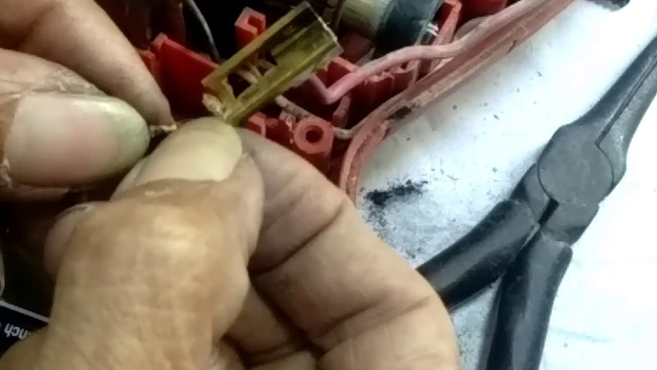 Replacing worn Black&Decker drill carbon brush of different size