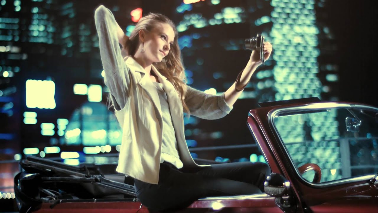 Olympus PEN E-PL7 Product feature video - Touch Selfie (caucasian version)