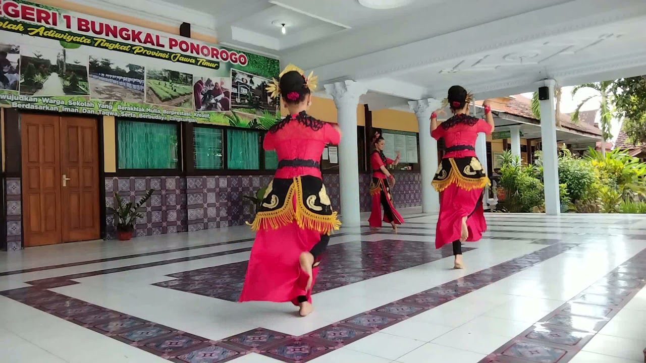 #tari_kreasi COKRO MANGGILINGAN DIAJENG ASOKA SMPN 1 BUNGKAL #diesnatalis #smkn1ponorogo