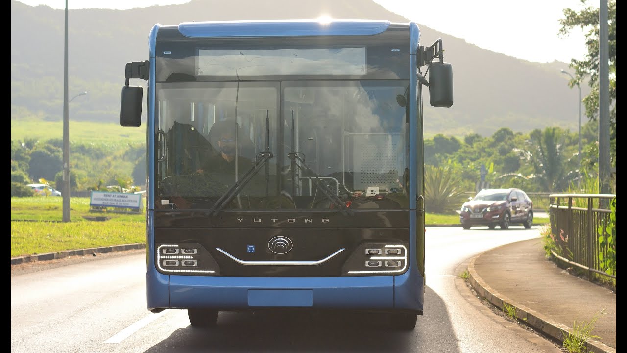 Yutong 3rd Generation Semi Low Floor Bus
