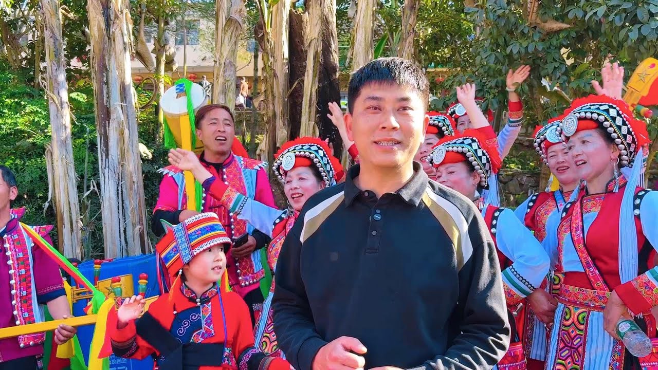 云南少数民族村寨，大过年闹新春，感受浓浓的彝族风情