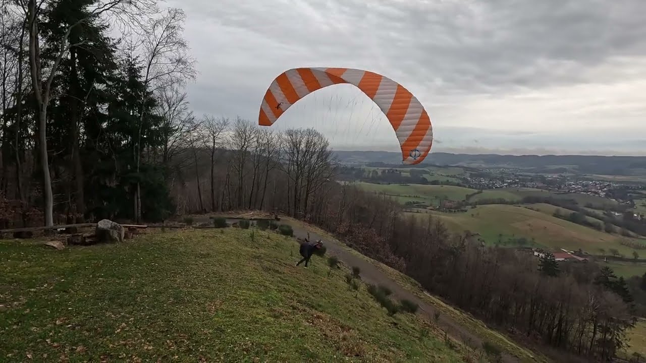 Gleitschirmfliegen in Erlau im Februar 24