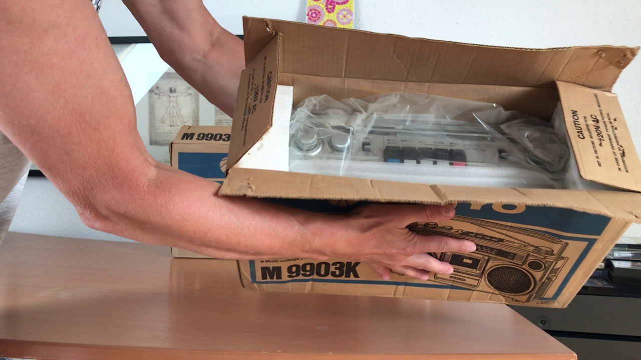 Unboxing SANYO M 9903 K Stereo Radio Cassette Recorder    Taking out from the original box