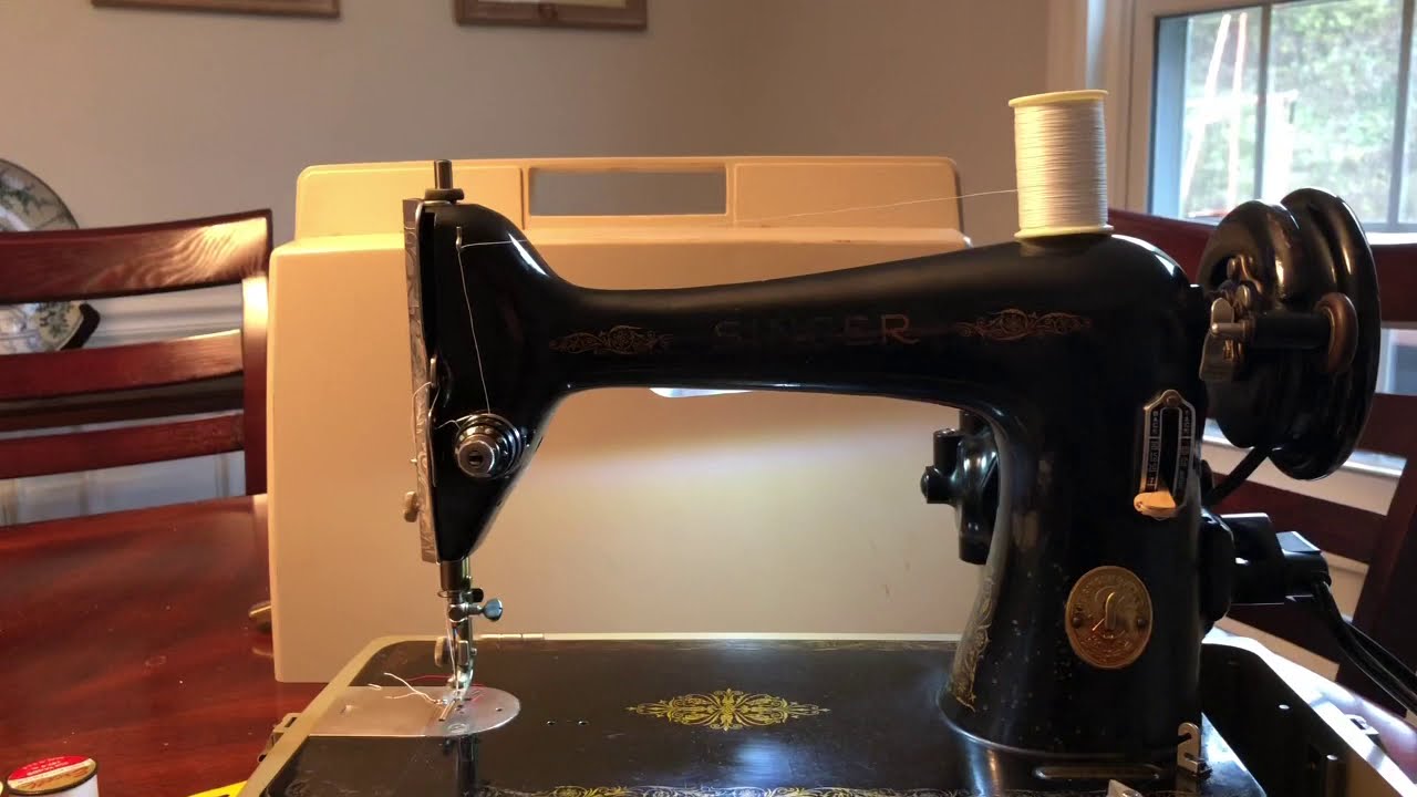 1948 Singer sewing machine Model 66