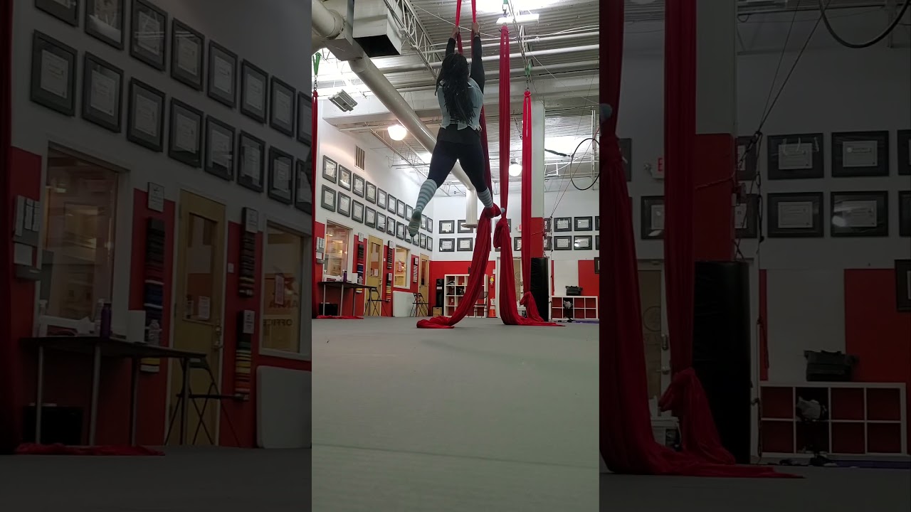 Doing Aerial Silks in an 18th Century Stays | Corsetry In Motion