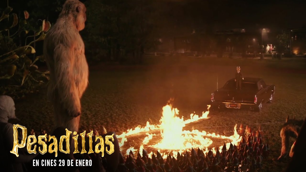 PESADILLAS - ¡A LA CARGA! - CLIP en ESPAÑOL | Sony Pictures España