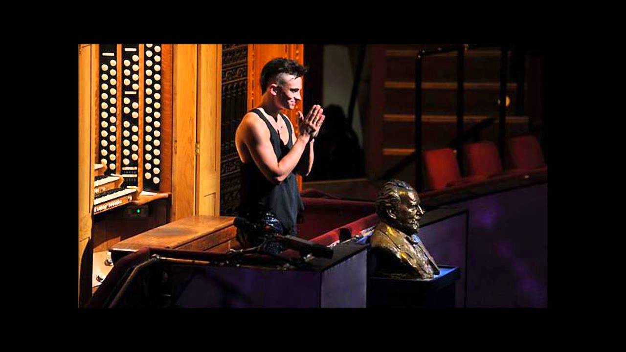 Cameron Carpenter Pipe Organ Royal Albert Hall BBC Proms Bach BWV 565 Toccata and Fugue in D minor