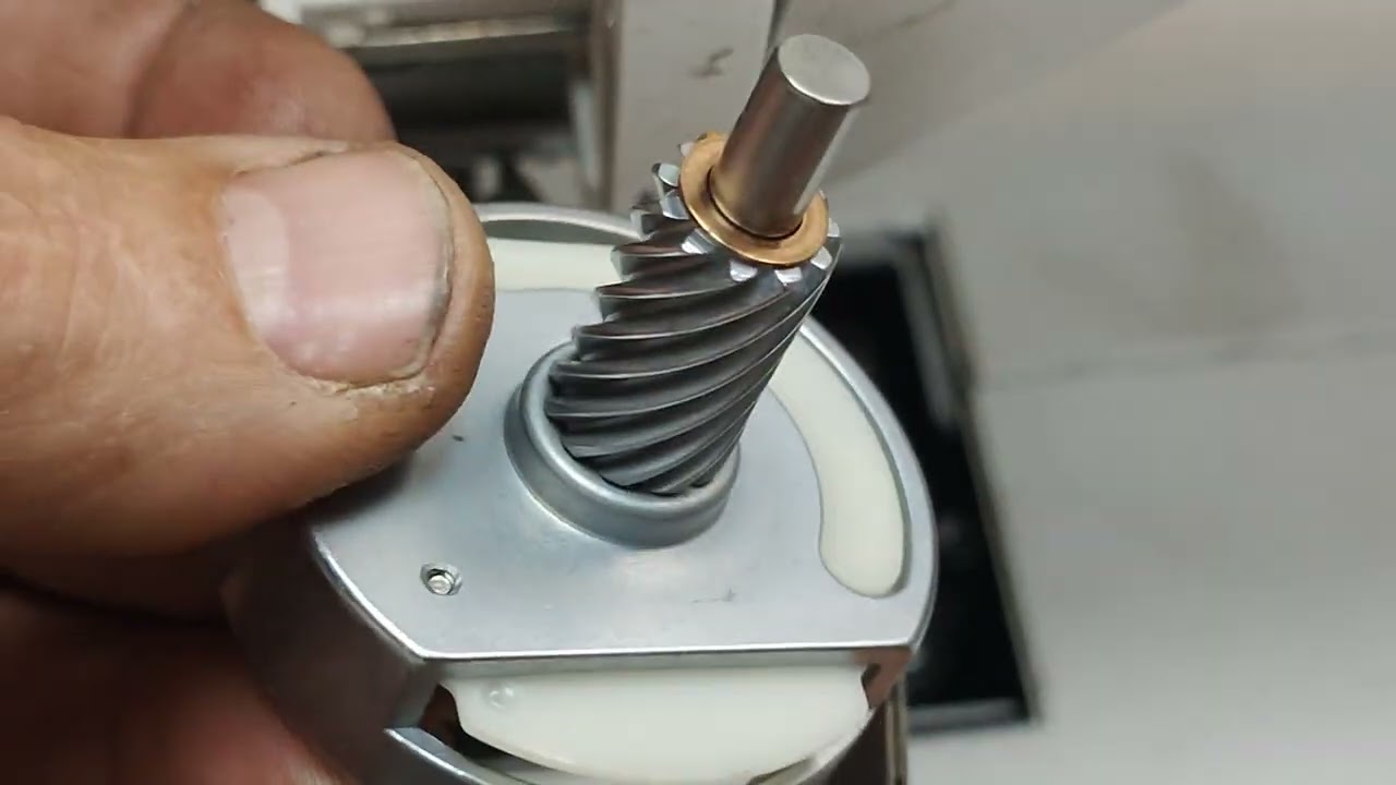 замена челнока Janome 500