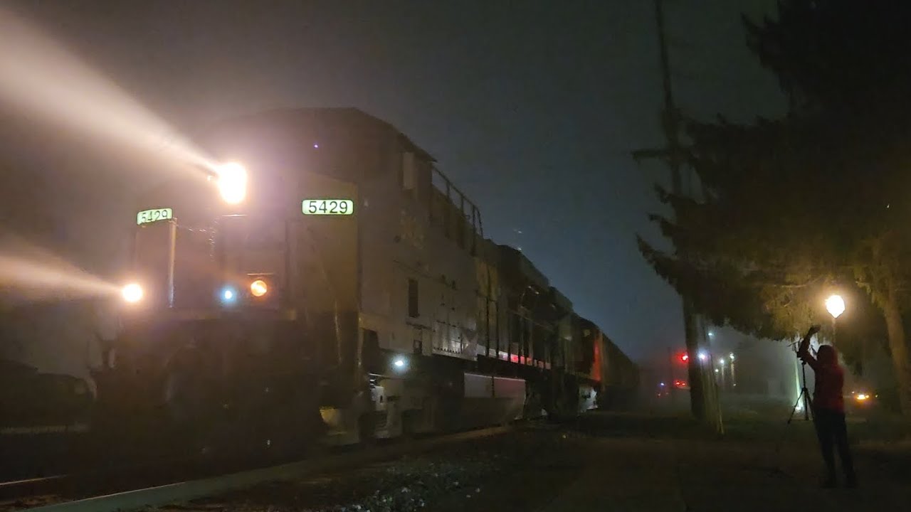 Foggy Chase of CSX 5429. P3 Horn on L302.